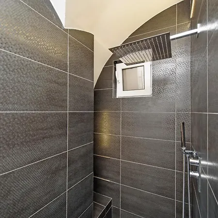 Centro Storico - Yayoi Netflix & Relax Aosta